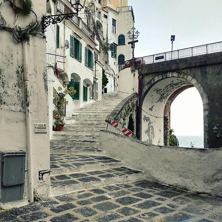 Lo Scorcio Del Borgo Apartment Atrani Bagian luar foto